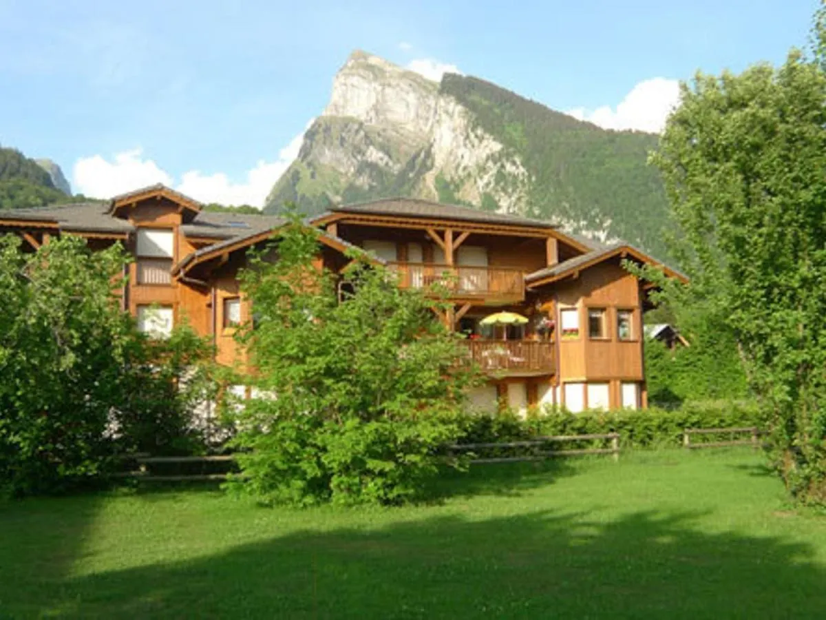 Apartment Coquet T2 Avec Terrasse Plein Sud, Au Centre De Samoens, Proche Commerces Et Ski-Bus - Fr-1-629-79