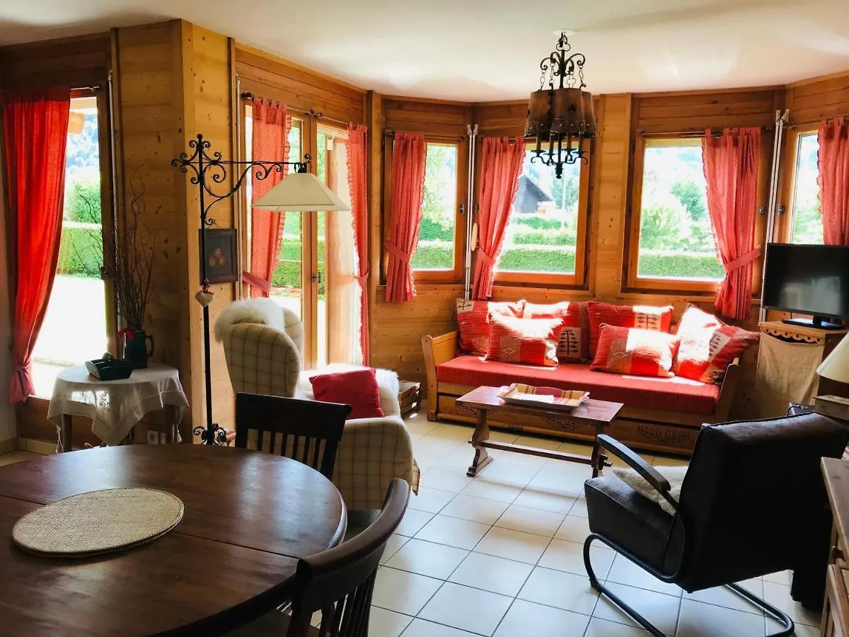 Coquet T2 Avec Terrasse Plein Sud, Au Centre De Samoens, Proche Commerces Et Ski-Bus - Fr-1-629-79 Samoens