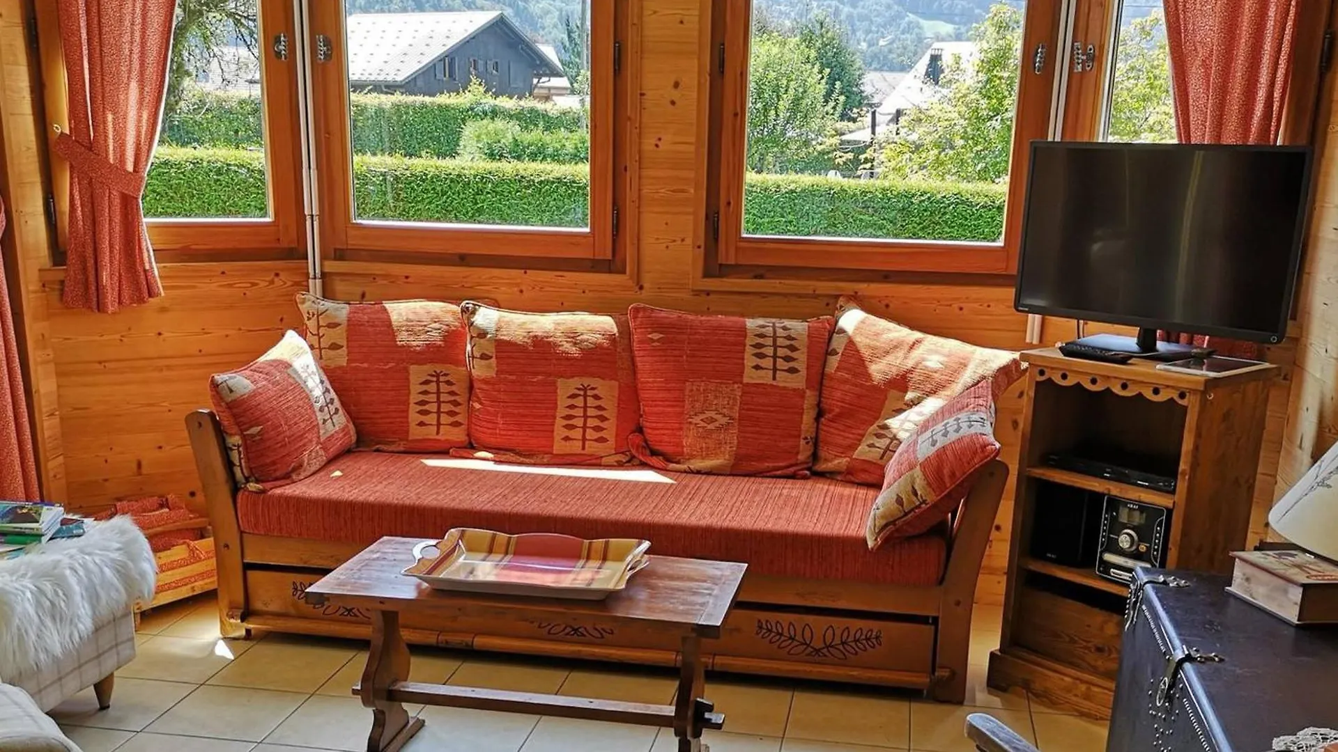 Coquet T2 Avec Terrasse Plein Sud, Au Centre De Samoens, Proche Commerces Et Ski-Bus - Fr-1-629-79